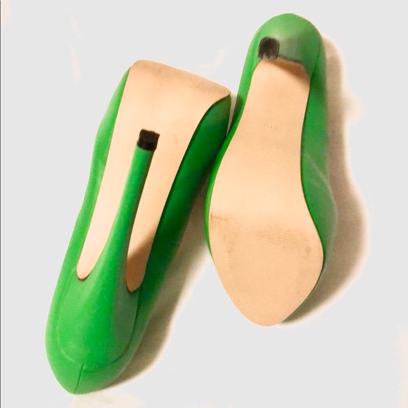 🎃Green heels🎃 - Picture 5 of 7